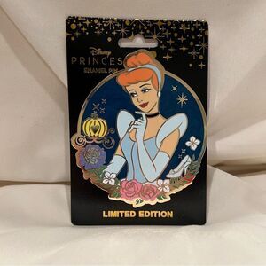 Disney Exclusive Princess Cinderella Pin 3” LE 300!! Classic Princess Floral NEW